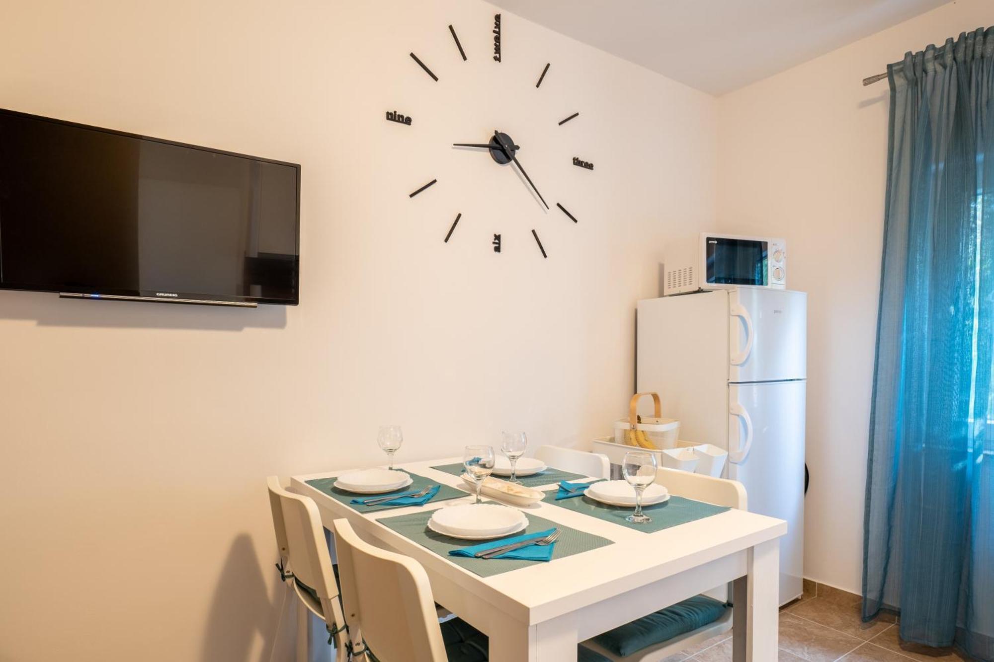 פג Apartment Wish - Two Bedrooms With 2 Ac Renewed מראה חיצוני תמונה