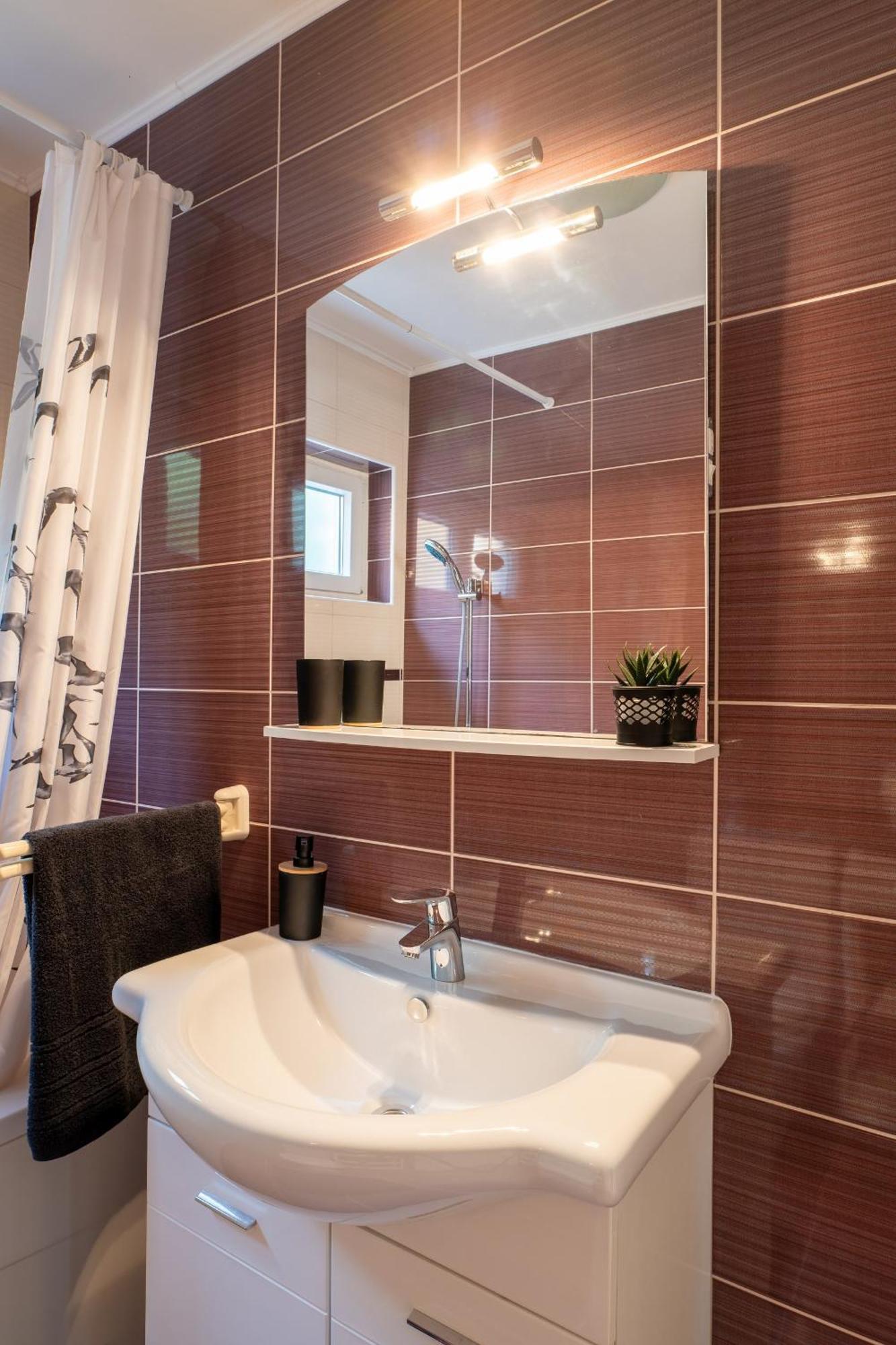 פג Apartment Wish - Two Bedrooms With 2 Ac Renewed מראה חיצוני תמונה