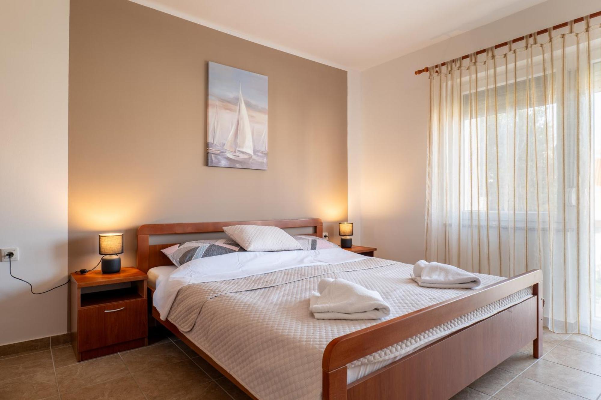 פג Apartment Wish - Two Bedrooms With 2 Ac Renewed מראה חיצוני תמונה