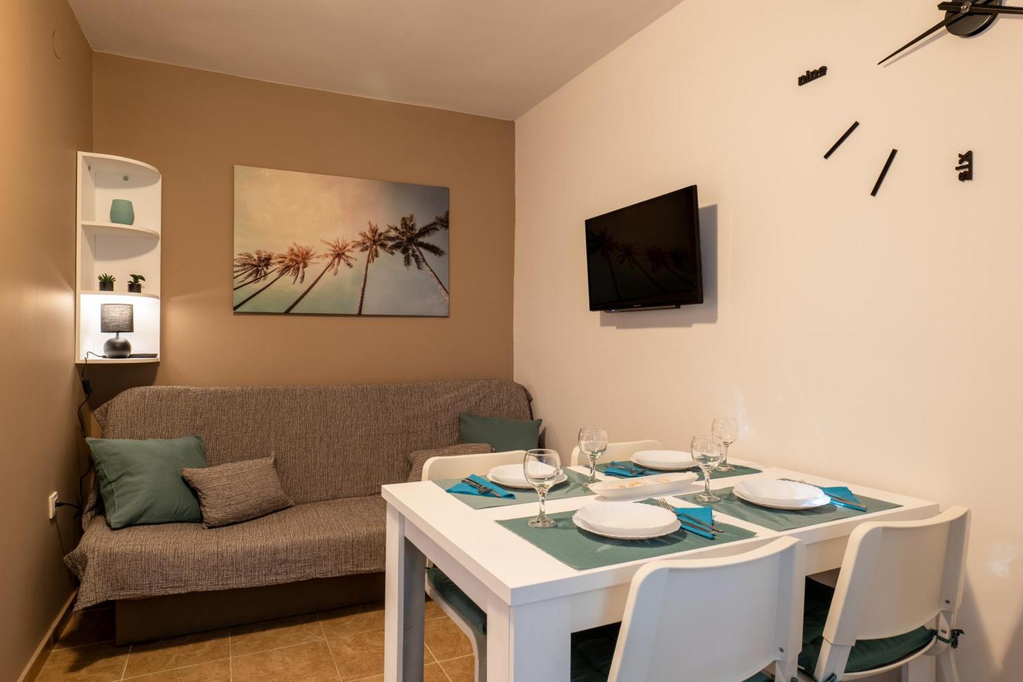פג Apartment Wish - Two Bedrooms With 2 Ac Renewed מראה חיצוני תמונה